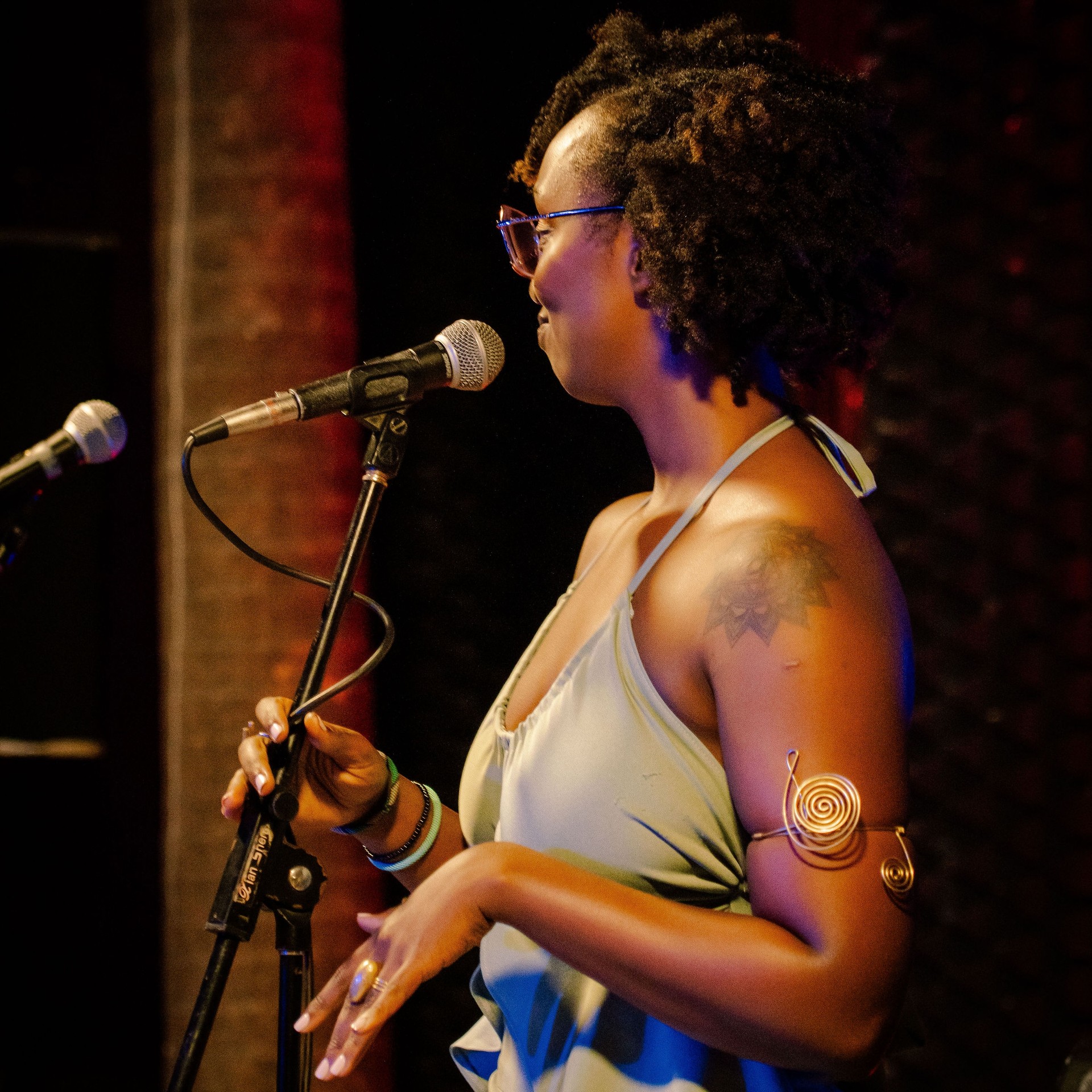 _moonchild_Bee's Logo